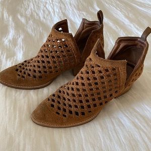 Jeffrey Campbell booties size 7